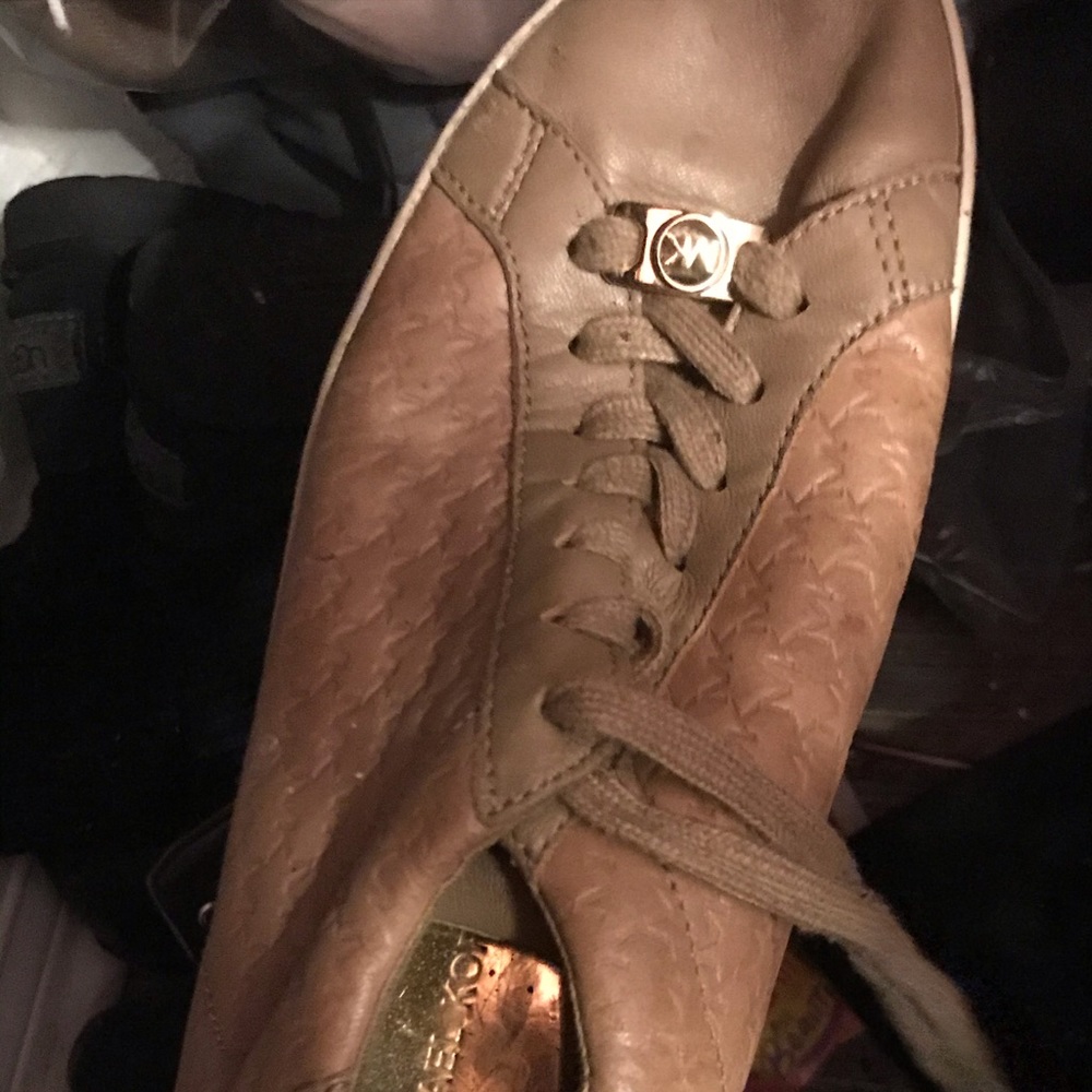 Shoes - Picture 2 of 2